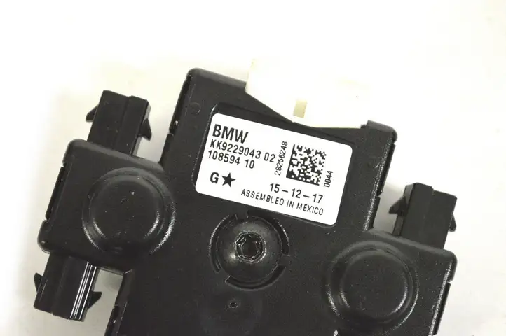 BMW 3 F30 F35 F31 (2012 - 2018) 9229043 Усилитель антенны — фото 6