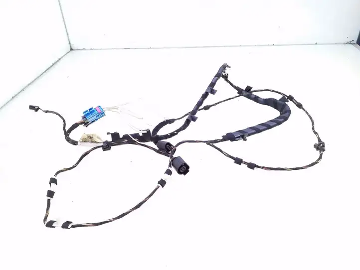 Volkswagen Touran I (2003 - 2010)   Проводка крышки багажника