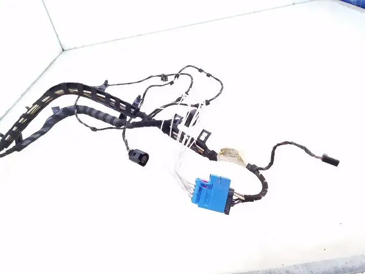 Volkswagen Touran I (2003 - 2010)   Проводка крышки багажника