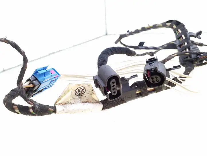 Volkswagen Touran I (2003 - 2010)   Проводка крышки багажника