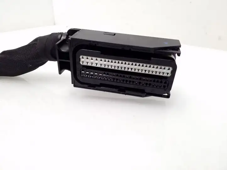 Mercedes-Benz C W204 (2007 - 2014)  A2711506833 Проводка двигателя