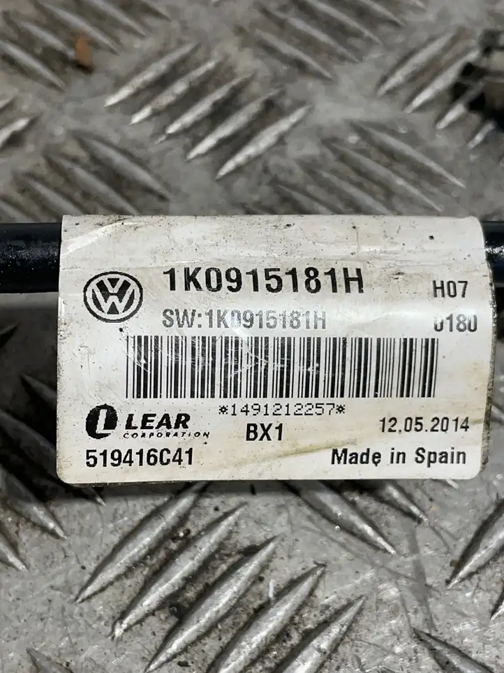 Volkswagen Tiguan (2011 - 2016)  1K0915181H Минусовый провод (аккумулятора)