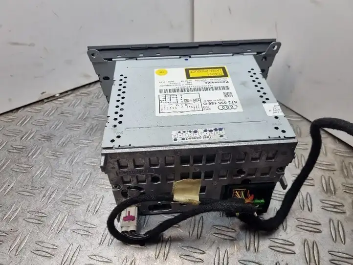 Audi A4 (2007 - 2011)  8T2035186C Радио/ проигрыватель CD/DVD / навигация