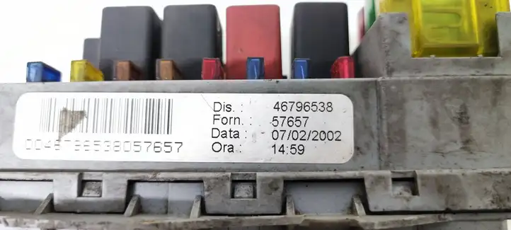 Fiat Stilo (2001 - 2010)  46796538 Блок предохранителей