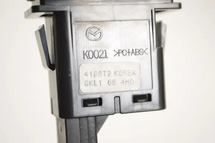 Mazda 6 (2012 - 2015) GKL1664H0 Включатель аварийных фонарей — фото 6