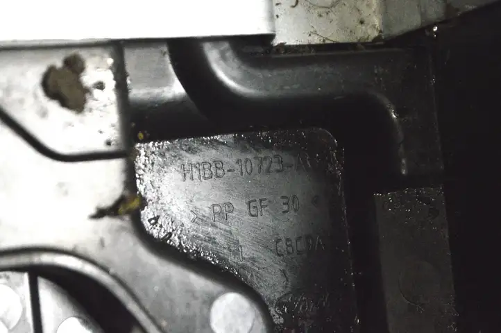 Ford Fiesta (2017 - ) H1BB10723AC Ящик аккумулятора — фото 6