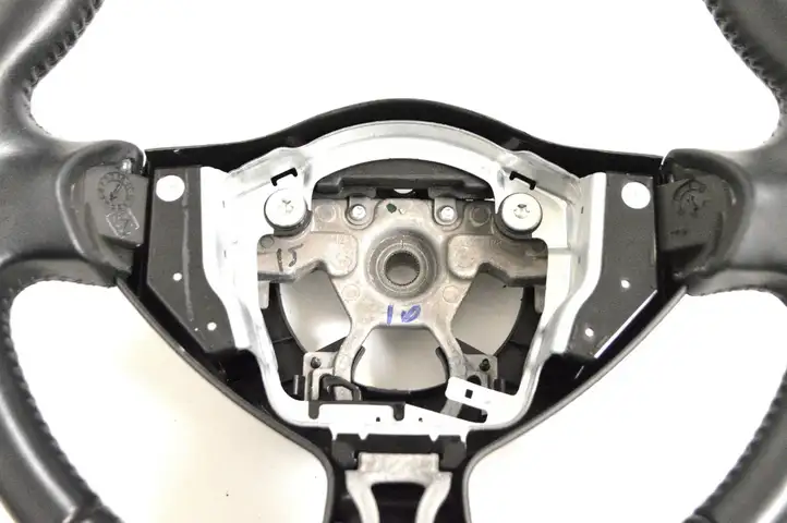 Nissan Juke I F15 (2010 - 2018) Руль — фото 2