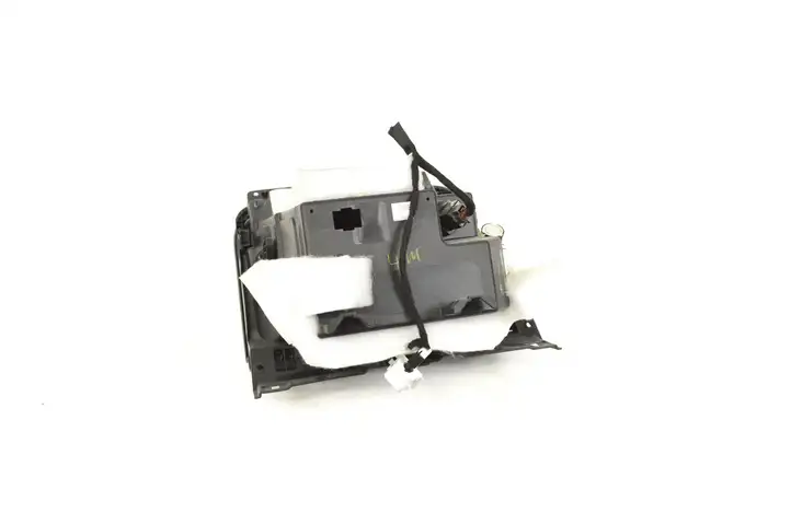 Nissan Juke I F15 (2010 - 2018) 685201KN0A Вещевой ящик — фото 4