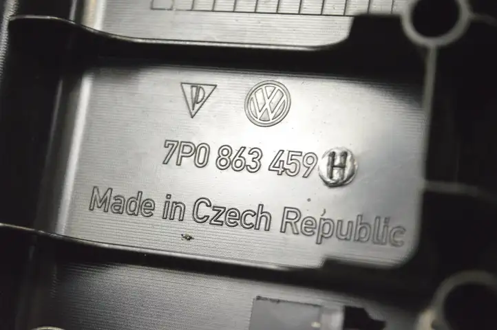 Volkswagen Touareg II (2010 - 2018) 7P0863459H Отделка порога багажника — фото 6