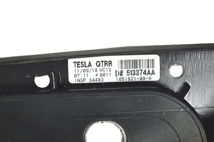 Tesla Model S (2012 - 2016) 105182199A Форточка двери — фото 6
