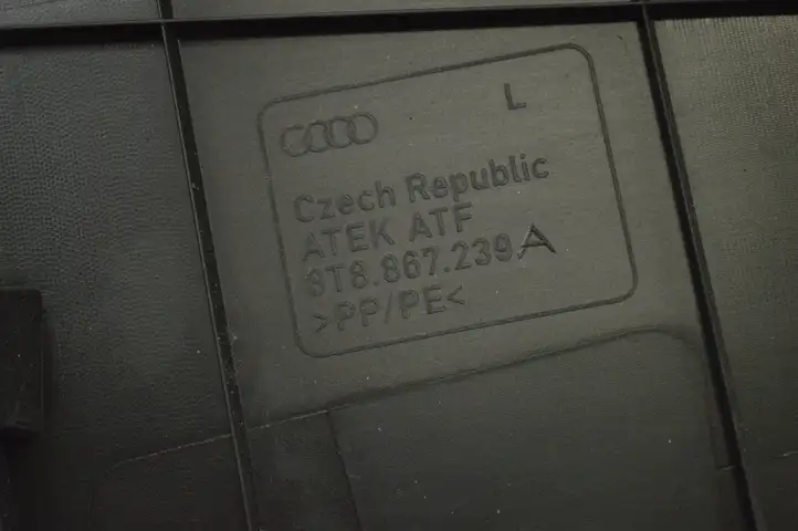 Audi A5 8T 8F (2011 - 2016) 8T8867239A Нижняя обшивка стойки B — фото 6