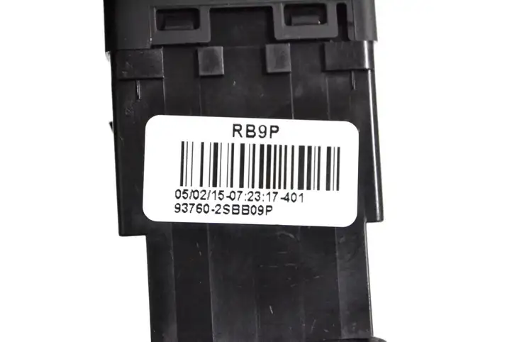 Hyundai ix35 (2013 - 2019) 937602SBB09P Кнопка фаркопа в багажнике — фото 5