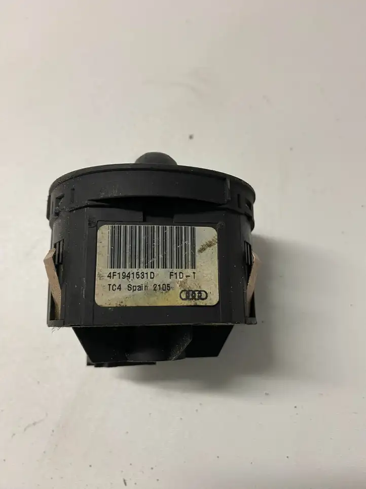 Audi A6 S6 C6 4F (2008 - 2011) 4F1941531D Включатель фонарей — фото 2