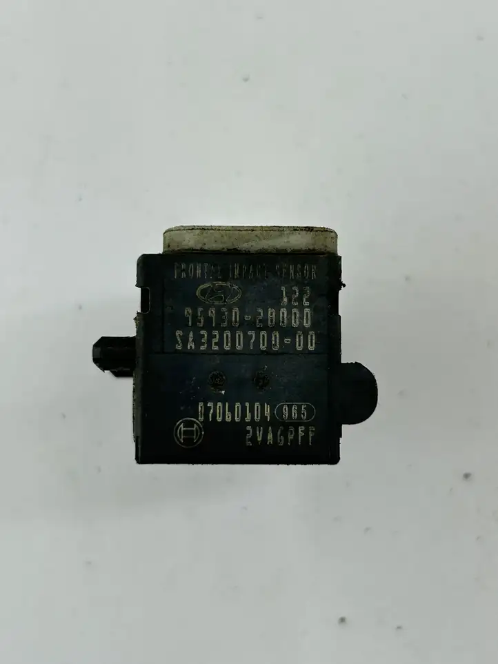 Hyundai Santa Fe (2005 - 2009) 959302B000 Датчик удара SRS — фото 2