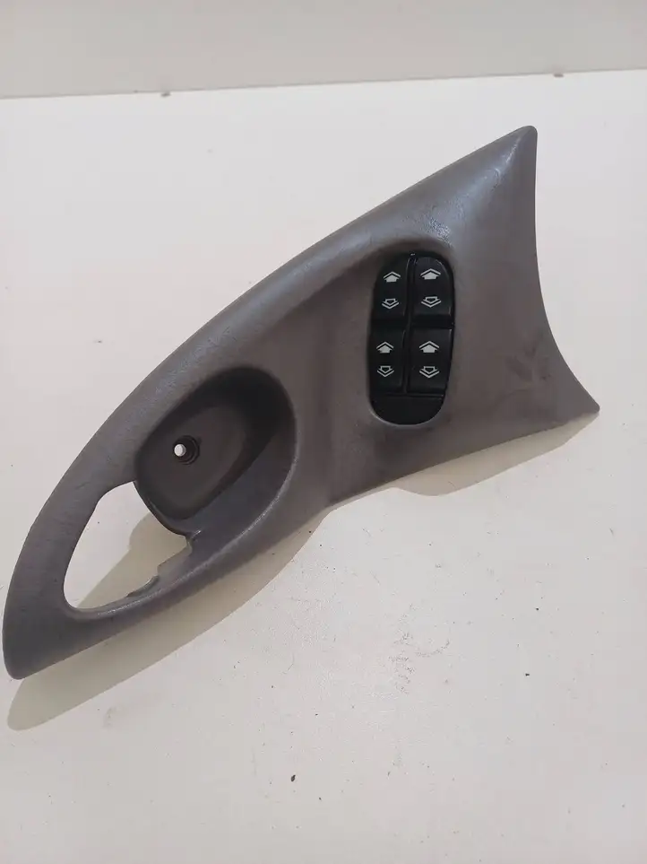 Ford Focus (1998 - 2004) 98AB14A132DE Кнопка стеклоподъемников — фото 1