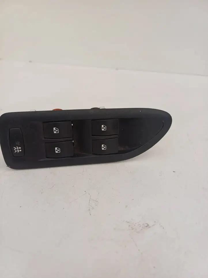 Renault Laguna II (2001 - 2005) 26515 Кнопка стеклоподъемников — фото 1