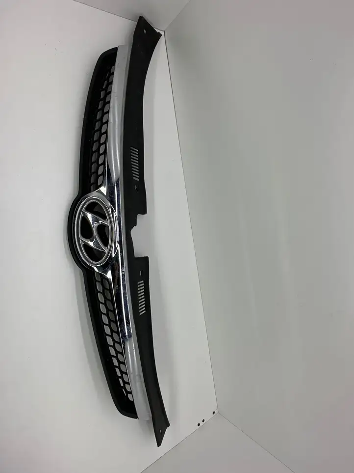 Hyundai i30 (2007 - 2012) 863512R000 Верхняя решетка радиатора — фото 1