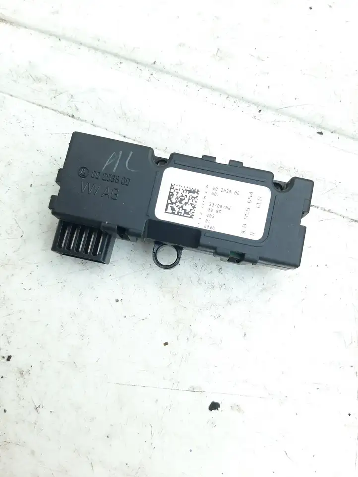 Volkswagen PASSAT B6 (2005 - 2010) 0203800 Регулировка рулевой колонки — фото 1