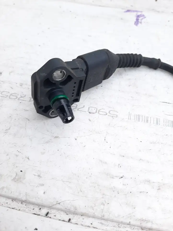 Volkswagen PASSAT B5 (1997 - 2000) 0281002401 Датчик давления воздуха впуска — фото 2
