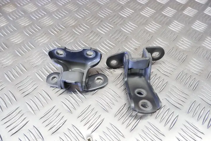 Lexus GS 250 300 350 300h 450h (2015 - 2020) 6874012120 Петли передней двери (комплект) — фото 1