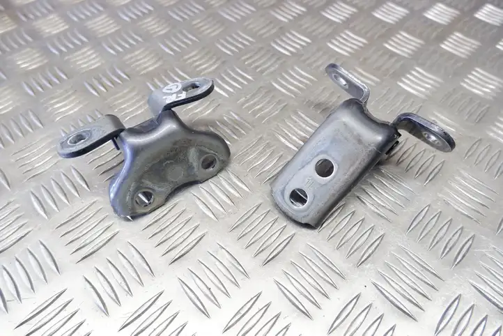 Lexus GS 250 300 350 300h 450h (2015 - 2020) 6874012120 Петли передней двери (комплект) — фото 4