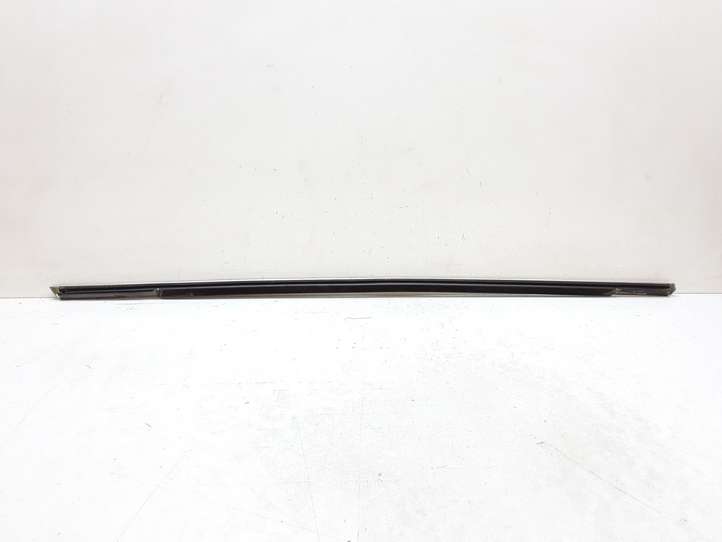 Volvo XC60 (2008 - 2013)  31371113 Облицовка стекла задней двери