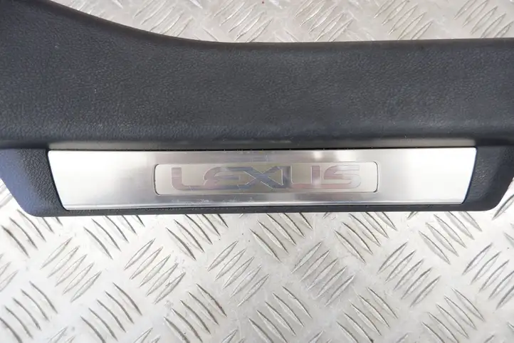 Lexus GS 250 300 350 300h 450h (2015 - 2020) 6793030070 Внутренняя отделка заднего порога — фото 2