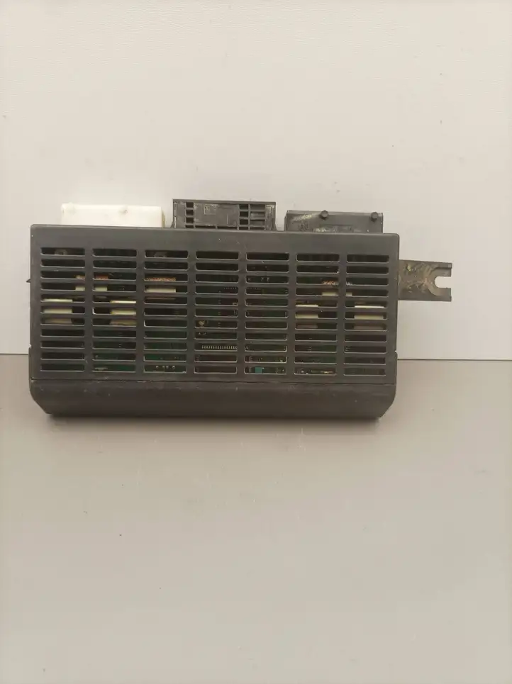 BMW 5 E39 (1996 - 2003) 6915919 Блок управления светом — фото 2