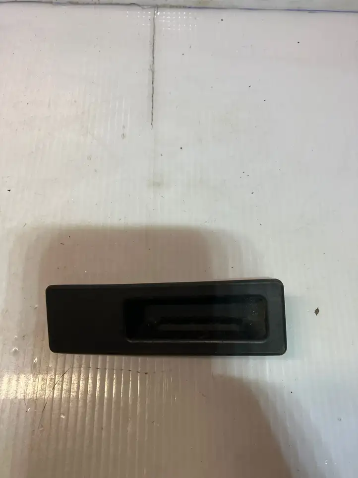 BMW 3 F30 F35 F31 (2012 - 2018) 7368752 Ручка крышки багажника — фото 2