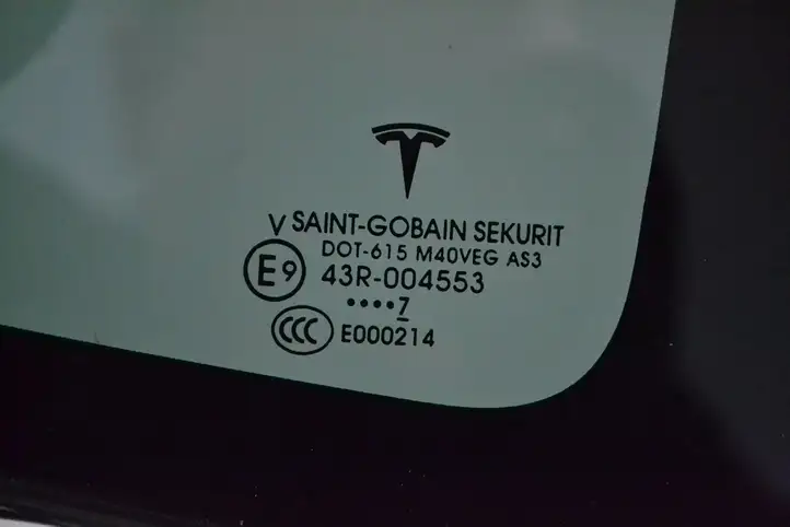 Tesla Model X (2015 - 2021) 43R004553 Заднее боковое стекло — фото 5
