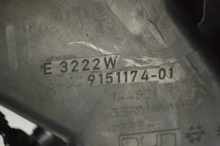 BMW 3 E90 E91 (2005 - 2012) 9151174 Воздушная решетка панели — фото 6