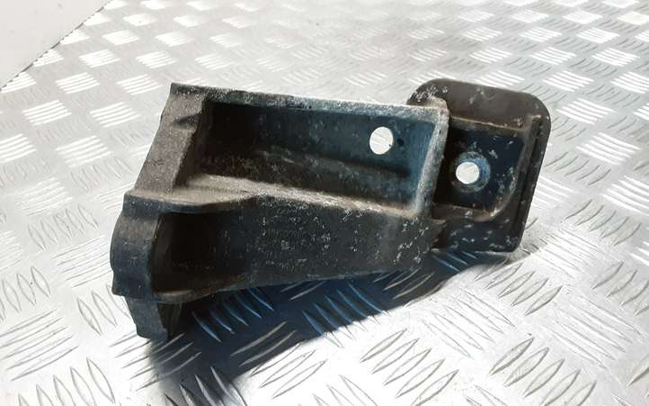 Land Rover Discovery (2004 - 2009)  4H226061AA Кронштейн