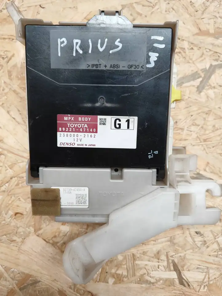 Toyota Prius (XW30) (2009 - 2015) 8922147140 Модуль комфорта — фото 1