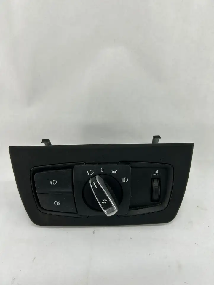 BMW 3 F30 F35 F31 (2012 - 2018) 9265303 Включатель фонарей — фото 1