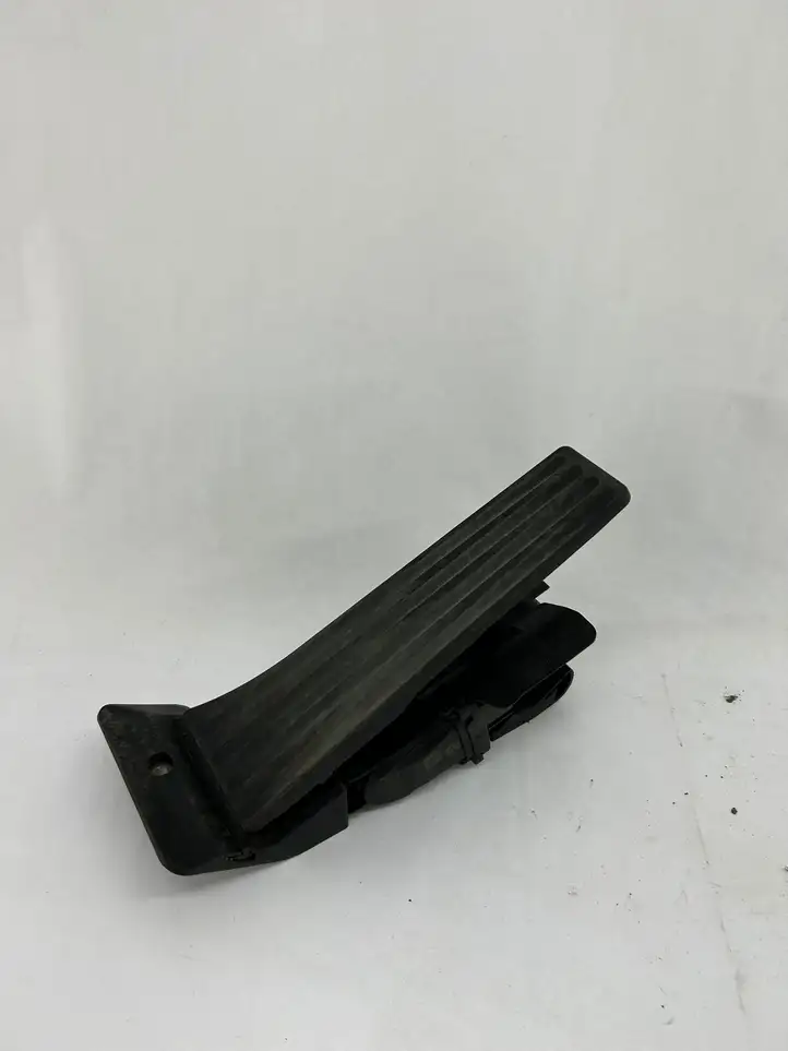 BMW 3 F30 F35 F31 (2012 - 2018) 6853176 Педаль акселератора — фото 1