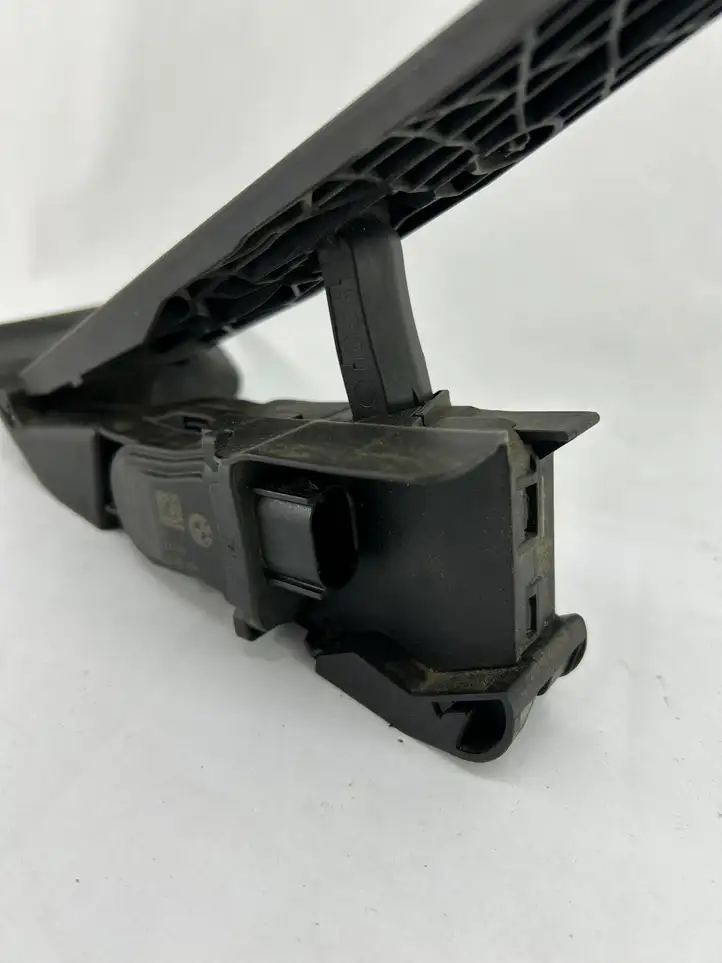 BMW 3 F30 F35 F31 (2012 - 2018) 6853176 Педаль акселератора — фото 4