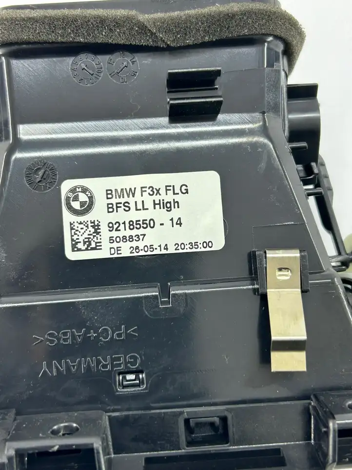 BMW 3 F30 F35 F31 (2012 - 2018) 9218550 Центральный воздушный дефлектор — фото 2