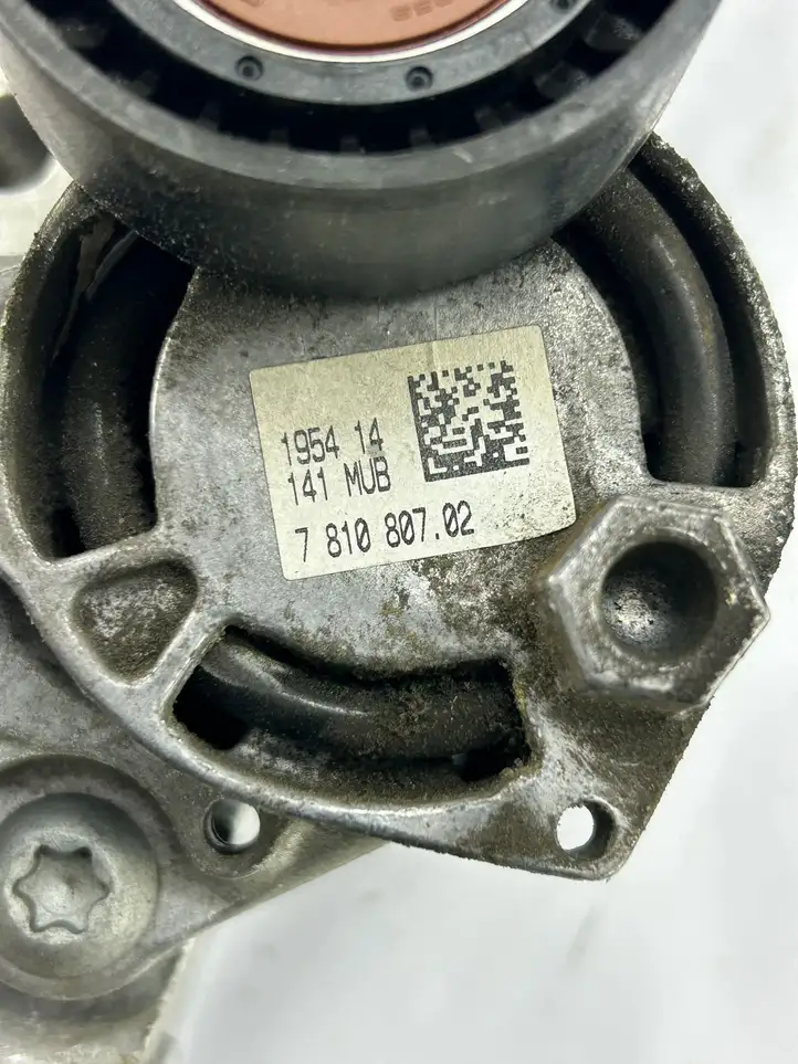 BMW 3 F30 F35 F31 (2012 - 2018) 7810807 Кронштейн генератора — фото 2