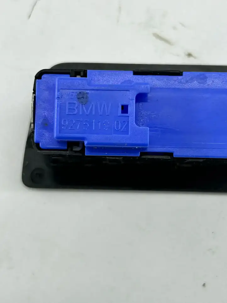 BMW 3 F30 F35 F31 (2012 - 2018) 9275119 Кнопка закрытия багажника — фото 2