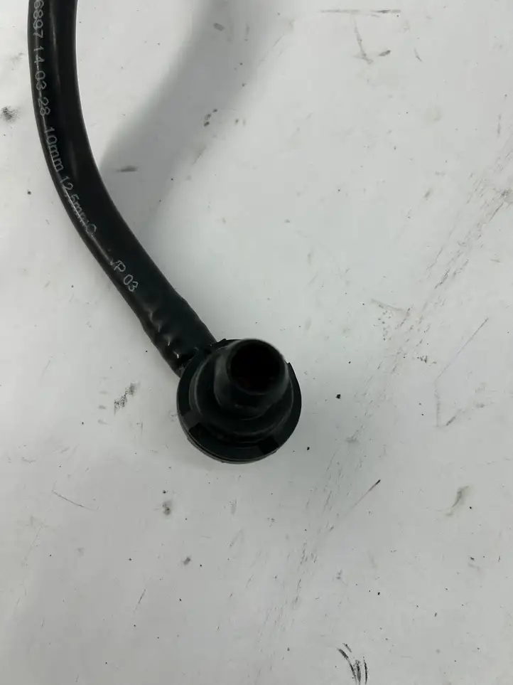 BMW 3 F30 F35 F31 (2012 - 2018) 7613026 Шланг сапуна — фото 3