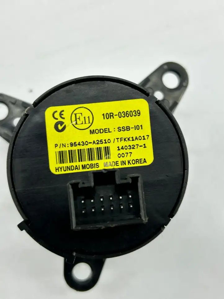 Kia Ceed (2015 - 2018) 95430A2510 Включатель зажигания и стартера — фото 2