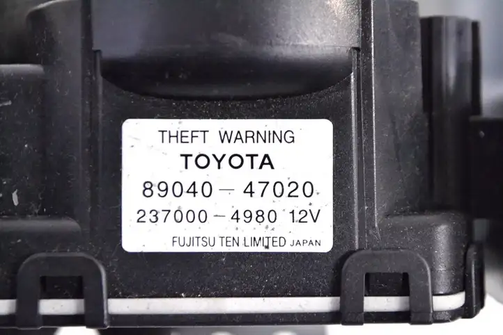 Toyota Prius (XW30) (2009 - 2015) 8904047020 Сирена сигнализации — фото 5