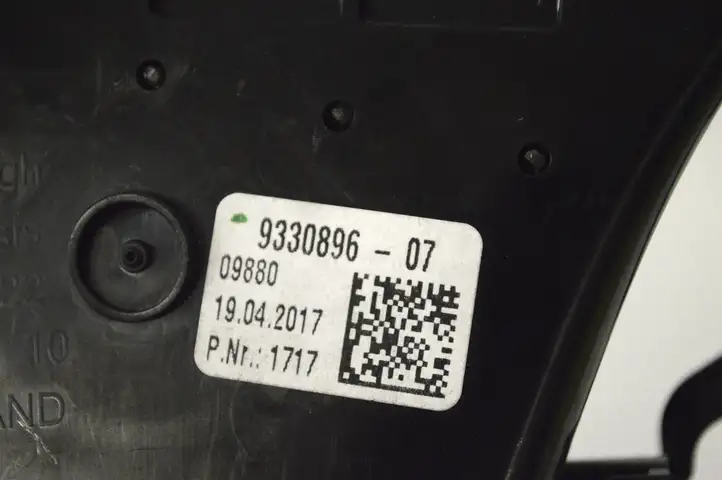 BMW 5 G30 G31 (2016 - ) 9330896 Воздушная решетка панели — фото 6