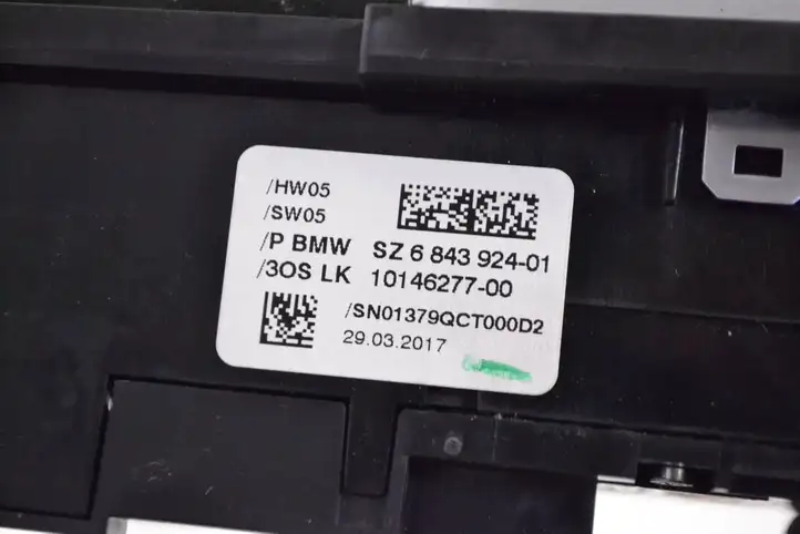 BMW 5 G30 G31 (2016 - ) 6843924 Блок кнопок на панели — фото 6