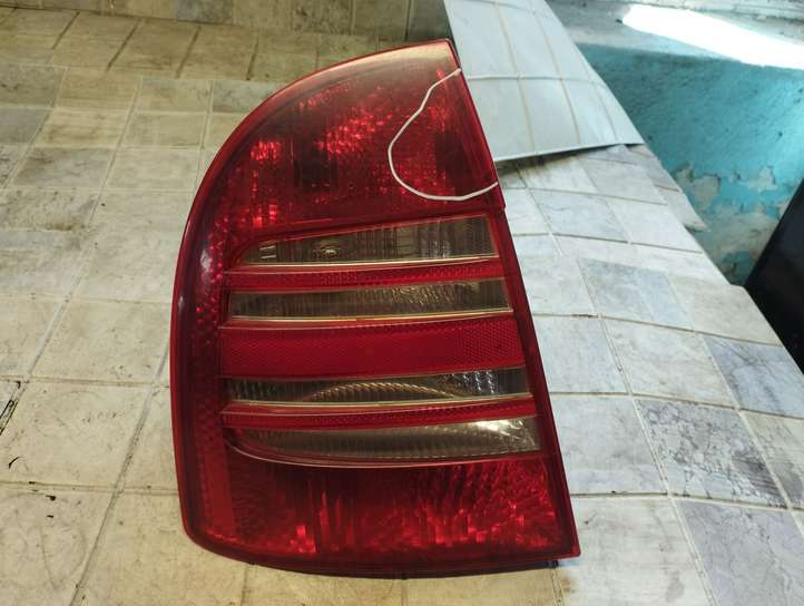 Skoda Superb B5 (3U) (2001 - 2008)  3U5945095 Задний фонарь в кузове