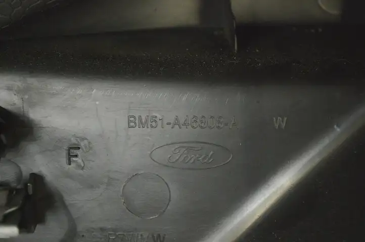 Ford Focus (2011 - 2015) BM51A46808A Задняя боковая обшивка салона — фото 6