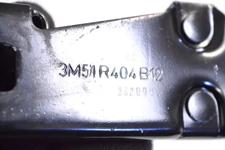 Ford Focus (2011 - 2015) 3M51R404B Петля замка задней двери — фото 5