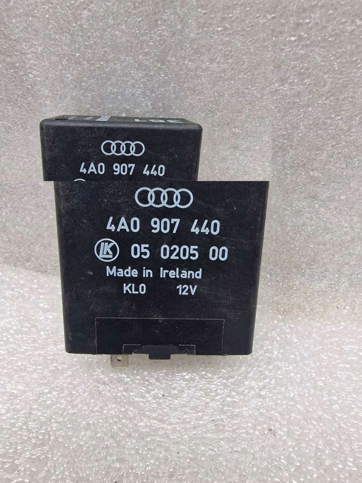 Audi A8 (1999 - 2002)  4A0907440 Реле интервала стеклоочистителей