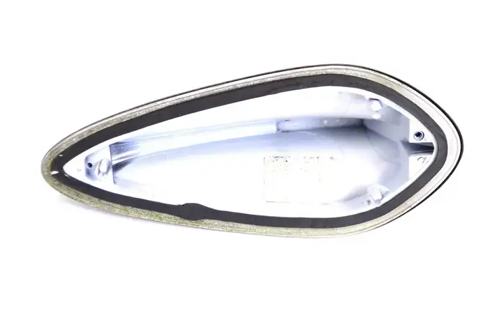 BMW 1 F20 F21 (2011 - 2019) 9606401 Крышка GPS-антенны — фото 4
