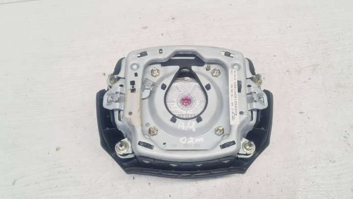 Audi A4 (2000 - 2006)  8P0880201J Подушка безопастности руля